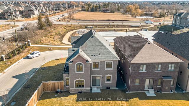 37 Jura Cres, House detached with 5 bedrooms, 4 bathrooms and 6 parking in Brampton ON | Image 22