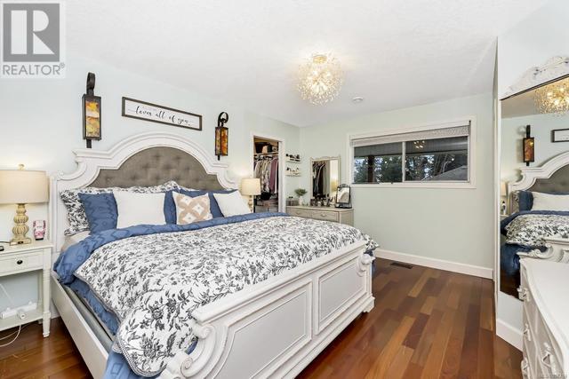 3260 Cook St, House detached with 3 bedrooms, 3 bathrooms and 4 parking in North Cowichan BC | Image 5