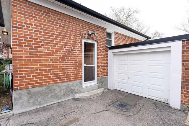 67 Kelsonia Ave, House detached with 2 bedrooms, 1 bathrooms and 3 parking in Toronto ON | Image 14