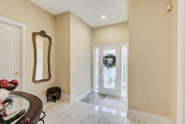 787 Foxcroft Blvd, House detached with 3 bedrooms, 4 bathrooms and 6 parking in Newmarket ON | Image 26