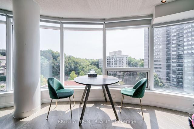 813 - 18 Valley Woods Rd, Condo with 2 bedrooms, 2 bathrooms and 1 parking in Toronto ON | Image 20