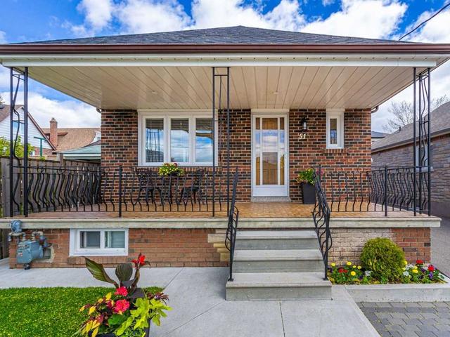 51 Bertram St, House detached with 2 bedrooms, 2 bathrooms and 5 parking in Toronto ON | Image 25