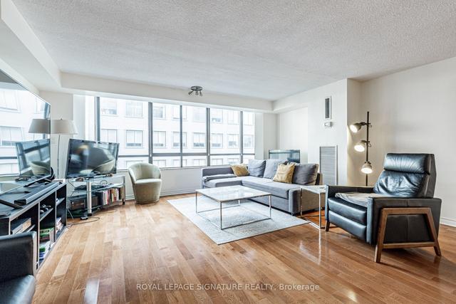 906a - 280 Simcoe St, Condo with 2 bedrooms, 2 bathrooms and 1 parking in Toronto ON | Image 1