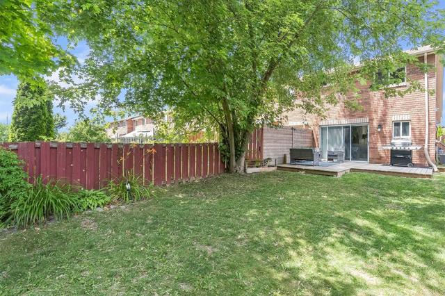 19 Seymour Cres, House attached with 2 bedrooms, 2 bathrooms and 4 parking in Barrie ON | Image 11