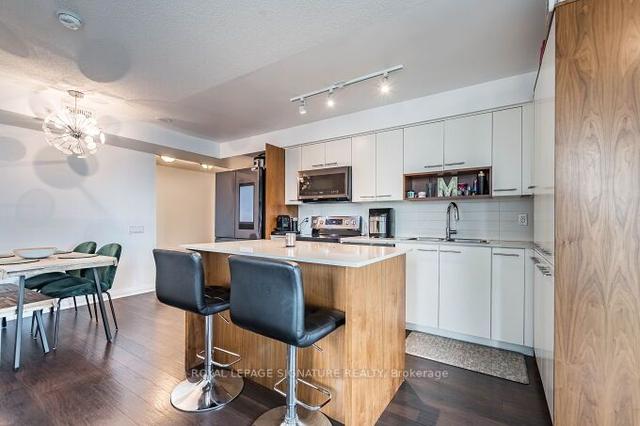 904 - 5 Valhalla Inn Rd, Condo with 2 bedrooms, 2 bathrooms and 1 parking in Toronto ON | Image 7