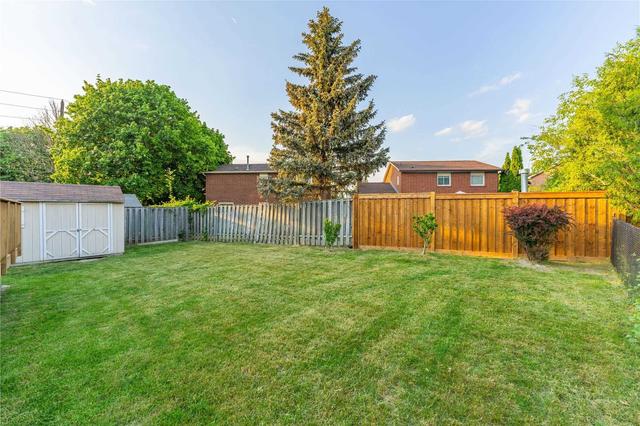221 Hampton Crt, House detached with 3 bedrooms, 3 bathrooms and 6 parking in Newmarket ON | Image 27