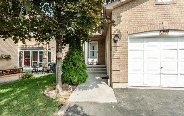1051 Blizzard Rd, House attached with 3 bedrooms, 3 bathrooms and 3 parking in Mississauga ON | Image 23