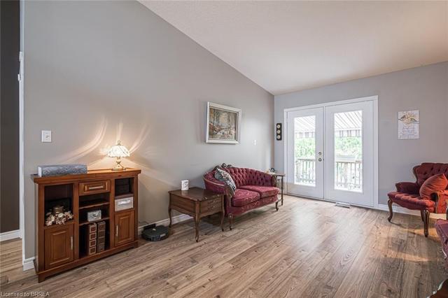 c - 58 Harris Avenue, House attached with 3 bedrooms, 2 bathrooms and 2 parking in Brantford ON | Image 7