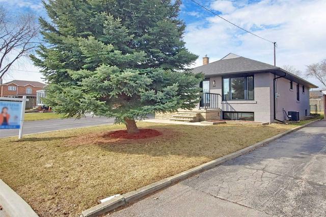 64 Crosland Dr, House detached with 3 bedrooms, 2 bathrooms and 5.5 parking in Toronto ON | Image 23