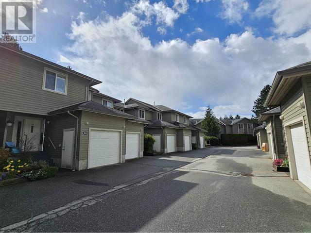 16 - 40200 Government Road, House attached with 2 bedrooms, 2 bathrooms and 2 parking in Squamish BC | Image 2