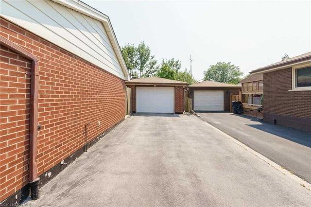 59 Windrush Cres, House detached with 3 bedrooms, 2 bathrooms and 5 parking in Hamilton ON | Image 22
