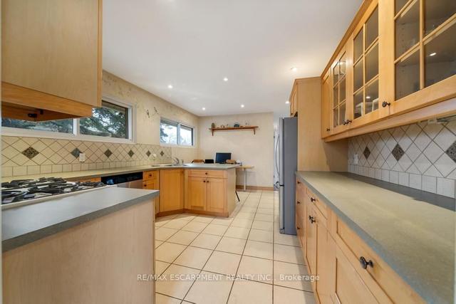 176 West 31st St, House detached with 3 bedrooms, 2 bathrooms and 3 parking in Hamilton ON | Image 39