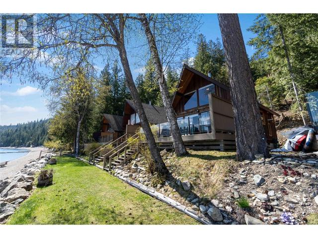 3 - 7429 Sunnybrae Canoe Point Road, House detached with 1 bedrooms, 1 bathrooms and 1 parking in Columbia Shuswap C BC | Image 1