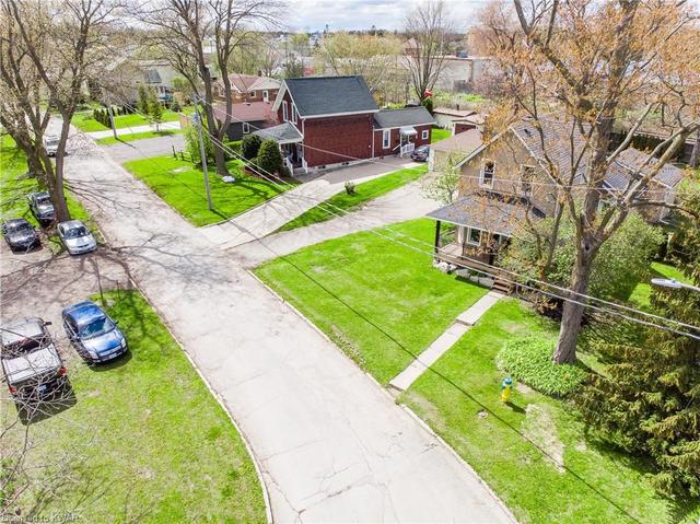 20 Whyte Avenue, House detached with 3 bedrooms, 2 bathrooms and 8 parking in Stratford ON | Image 50