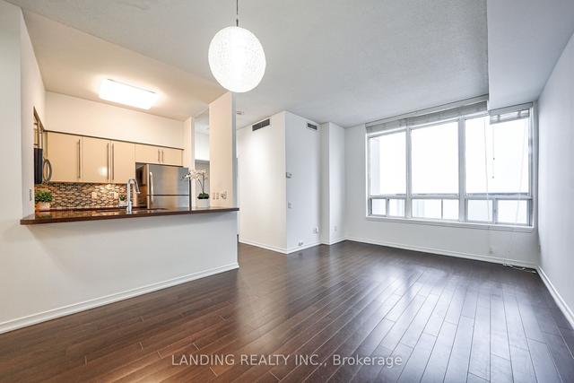 501 - 8 Hillcrest Ave, Condo with 2 bedrooms, 2 bathrooms and 1 parking in Toronto ON | Image 24