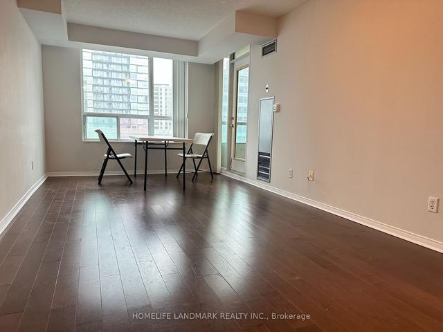 1011 - 238 Doris Ave, Condo with 2 bedrooms, 2 bathrooms and 1 parking in Toronto ON | Image 6