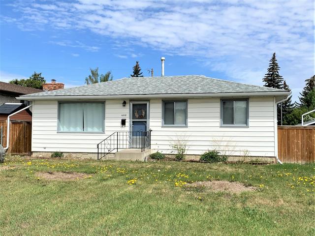 6312 33 Avenue Nw, House detached with 2 bedrooms, 1 bathrooms and 3 parking in Calgary AB | Image 1