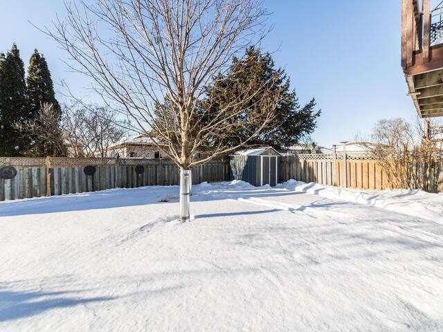 809 Wolfberry Crt, House attached with 3 bedrooms, 2 bathrooms and 3 parking in Oshawa ON | Image 31
