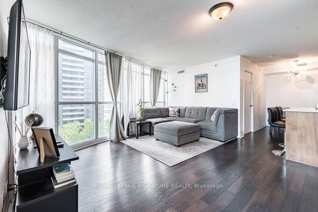 904 - 5 Valhalla Inn Rd, Condo with 2 bedrooms, 2 bathrooms and 1 parking in Toronto ON | Image 4