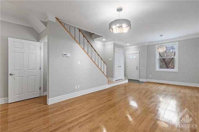 447 Green Avenue, Home with 5 bedrooms, 4 bathrooms and 1 parking in Ottawa ON | Image 3