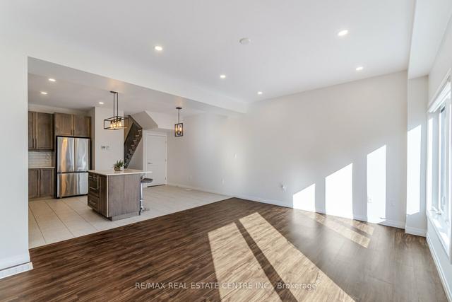 48 - 30 Times Square Blvd, House attached with 3 bedrooms, 4 bathrooms and 2 parking in Hamilton ON | Image 3