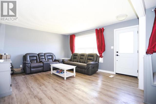 207 Manitou Dr, House detached with 3 bedrooms, 1 bathrooms and null parking in Sault Ste. Marie ON | Image 7