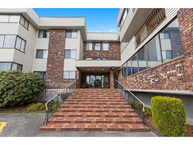 209 - 33369 Old Yale Road, Condo with 2 bedrooms, 1 bathrooms and 1 parking in Abbotsford BC | Image 3