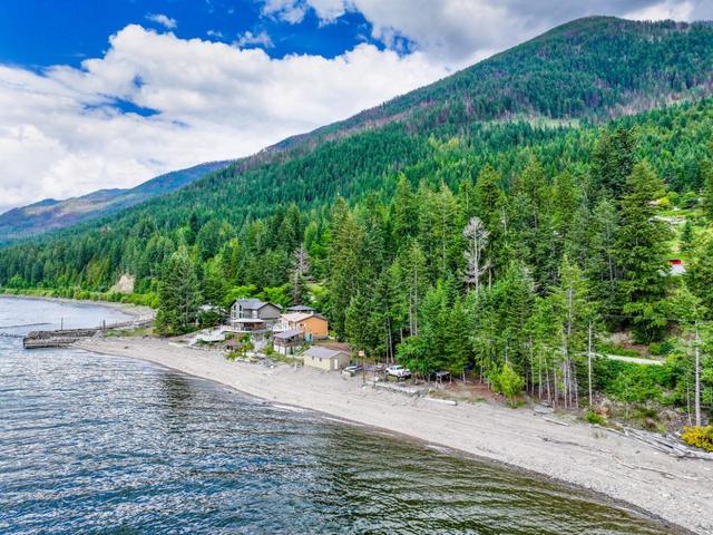 12337 Highway 3a, House detached with 4 bedrooms, 3 bathrooms and null parking in Central Kootenay A BC | Image 50