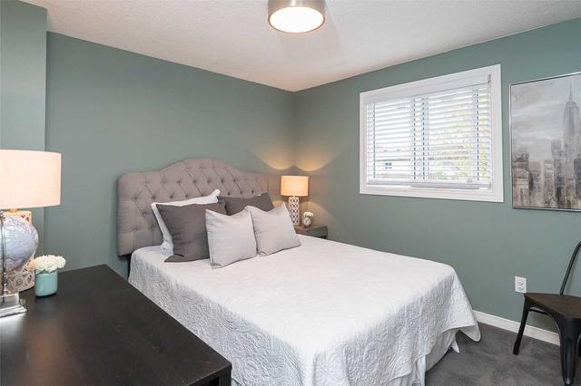 703 Syer Dr, House semidetached with 3 bedrooms, 2 bathrooms and 3 parking in Milton ON | Image 15
