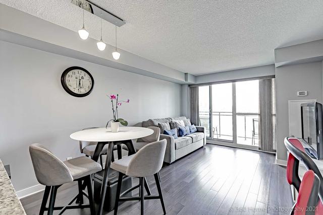 721 - 120 Dallimore Circ, Condo with 1 bedrooms, 1 bathrooms and 2 parking in Toronto ON | Image 5