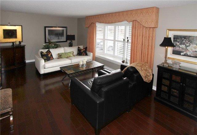 104 Panter Cres, House detached with 3 bedrooms, 3 bathrooms and 3 parking in Ajax ON | Image 6