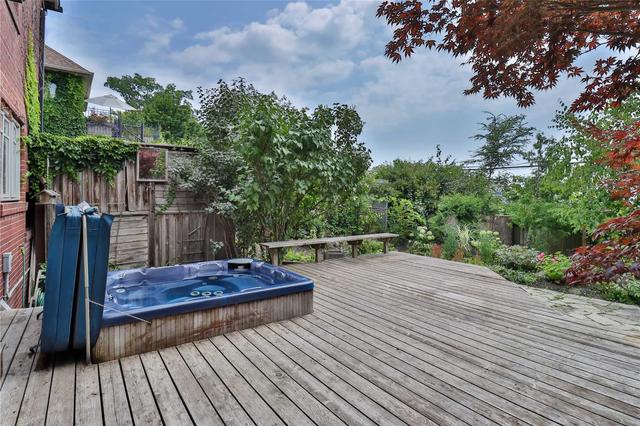 49 Hillcrest Dr, House detached with 4 bedrooms, 4 bathrooms and 3 parking in Toronto ON | Image 26