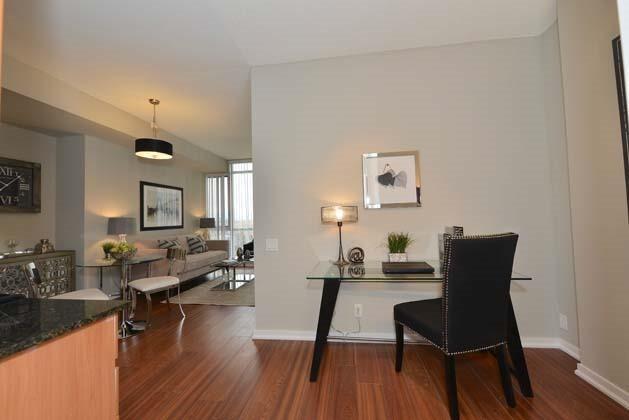 1003 - 30 Canterbury Pl, Condo with 1 bedrooms, 1 bathrooms and 1 parking in Toronto ON | Image 10