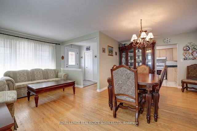 1 Midden Cres, House detached with 3 bedrooms, 2 bathrooms and 3 parking in Toronto ON | Image 18