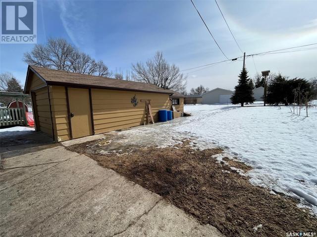 421 Beryl Street, House detached with 4 bedrooms, 2 bathrooms and null parking in Broadview SK | Image 19