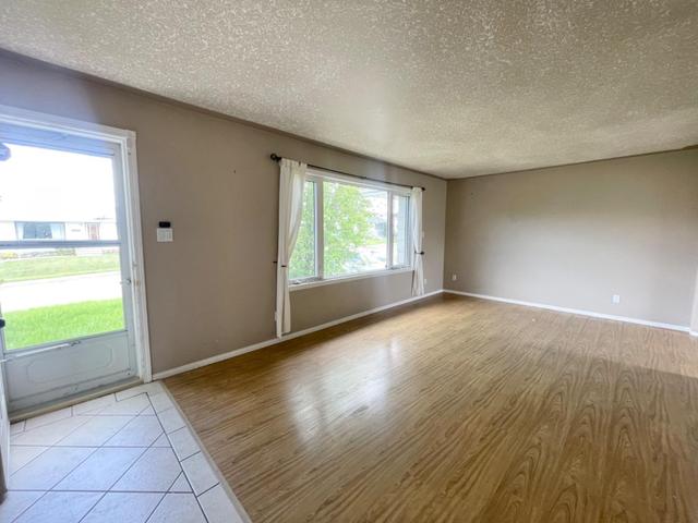 4804 53 Avenue, House detached with 2 bedrooms, 2 bathrooms and 1 parking in Valleyview AB | Image 3