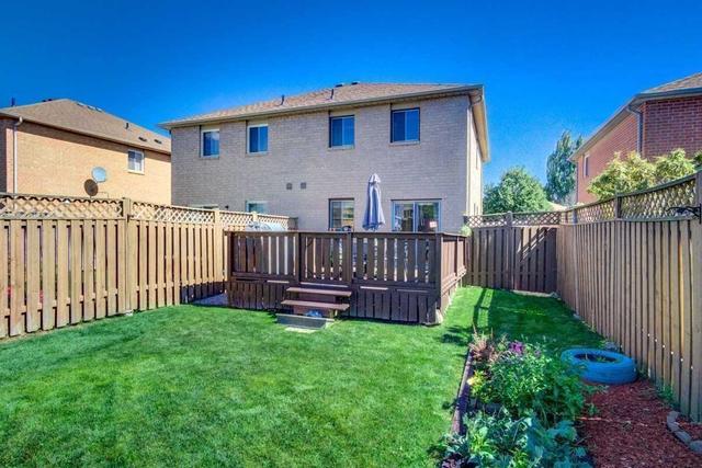 113 Saddletree Tr, House semidetached with 3 bedrooms, 3 bathrooms and 4 parking in Brampton ON | Image 9