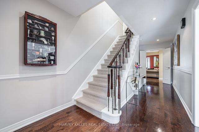 30 Denlow Blvd, House detached with 5 bedrooms, 4 bathrooms and 4 parking in Toronto ON | Image 20