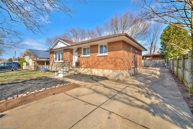 4 Clearview Heights, House detached with 6 bedrooms, 2 bathrooms and 3 parking in St. Catharines ON | Image 24
