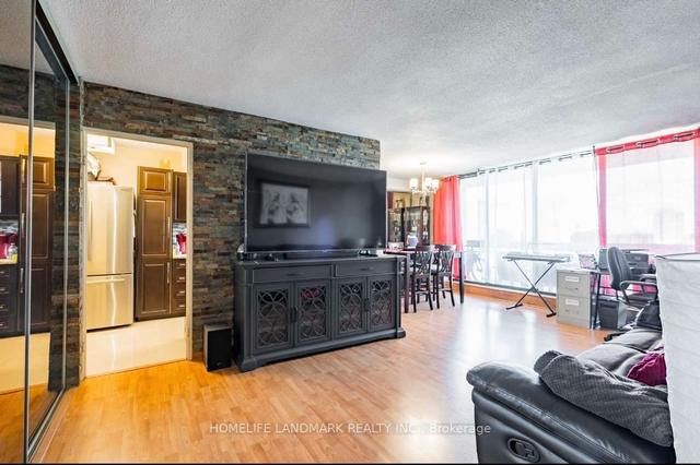 1402 - 177 Linus Rd E, Condo with 2 bedrooms, 1 bathrooms and 1 parking in Toronto ON | Image 27