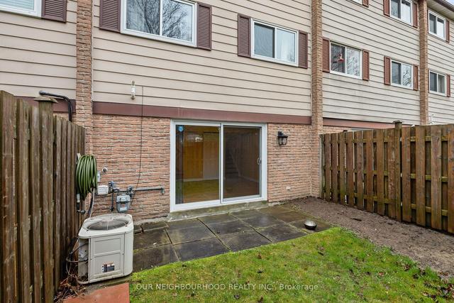 20 - 320 Blackthorn St, Townhouse with 3 bedrooms, 2 bathrooms and 2 parking in Oshawa ON | Image 8