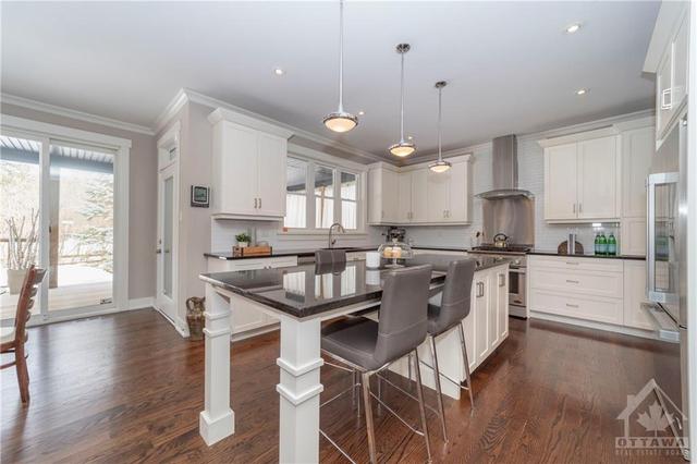 29 Beverly Street, House detached with 5 bedrooms, 4 bathrooms and 6 parking in Ottawa ON | Image 8