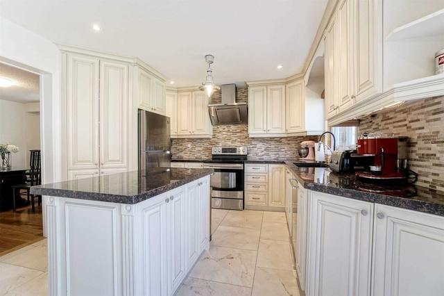 1235 Gryphon Mews, House detached with 4 bedrooms, 4 bathrooms and 7 parking in Mississauga ON | Image 13