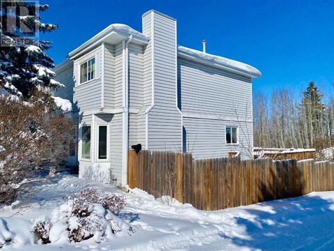 5925 54 Street, House attached with 4 bedrooms, 1 bathrooms and 2 parking in Rocky Mountain House AB | Card Image