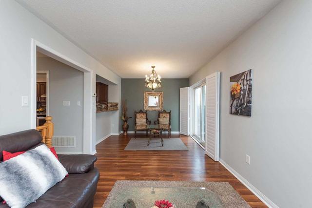 814 Herman Way, House attached with 3 bedrooms, 3 bathrooms and 3 parking in Milton ON | Image 13