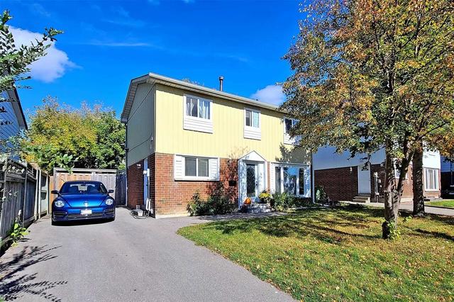 32 Gemshaw Cres, House detached with 4 bedrooms, 2 bathrooms and 3 parking in Toronto ON | Image 1