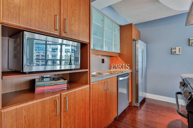 509 - 550 Queens Quay W, Condo with 2 bedrooms, 2 bathrooms and 1 parking in Toronto ON | Image 3