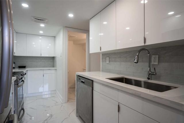 th 01 - 105 Mccaul St, Condo with 3 bedrooms, 3 bathrooms and 0 parking in Toronto ON | Image 32