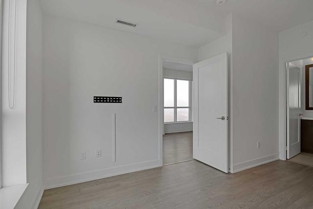 4404 - 7 Mabelle Ave, Condo with 2 bedrooms, 2 bathrooms and 1 parking in Toronto ON | Image 9