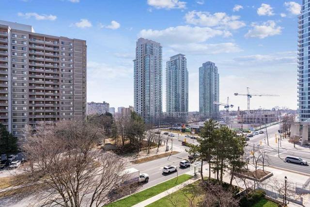 609 - 3590 Kaneff Cres, Condo with 3 bedrooms, 2 bathrooms and 2 parking in Mississauga ON | Image 3